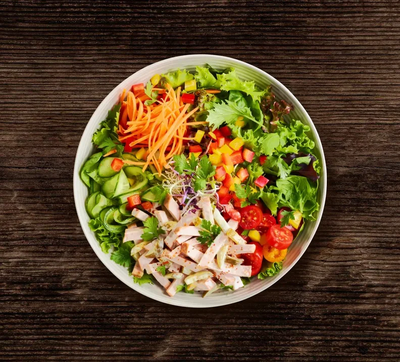 Salatbowl mit THE GREEN MOUNTAIN Fleischkäse/Leberkäse-Salat