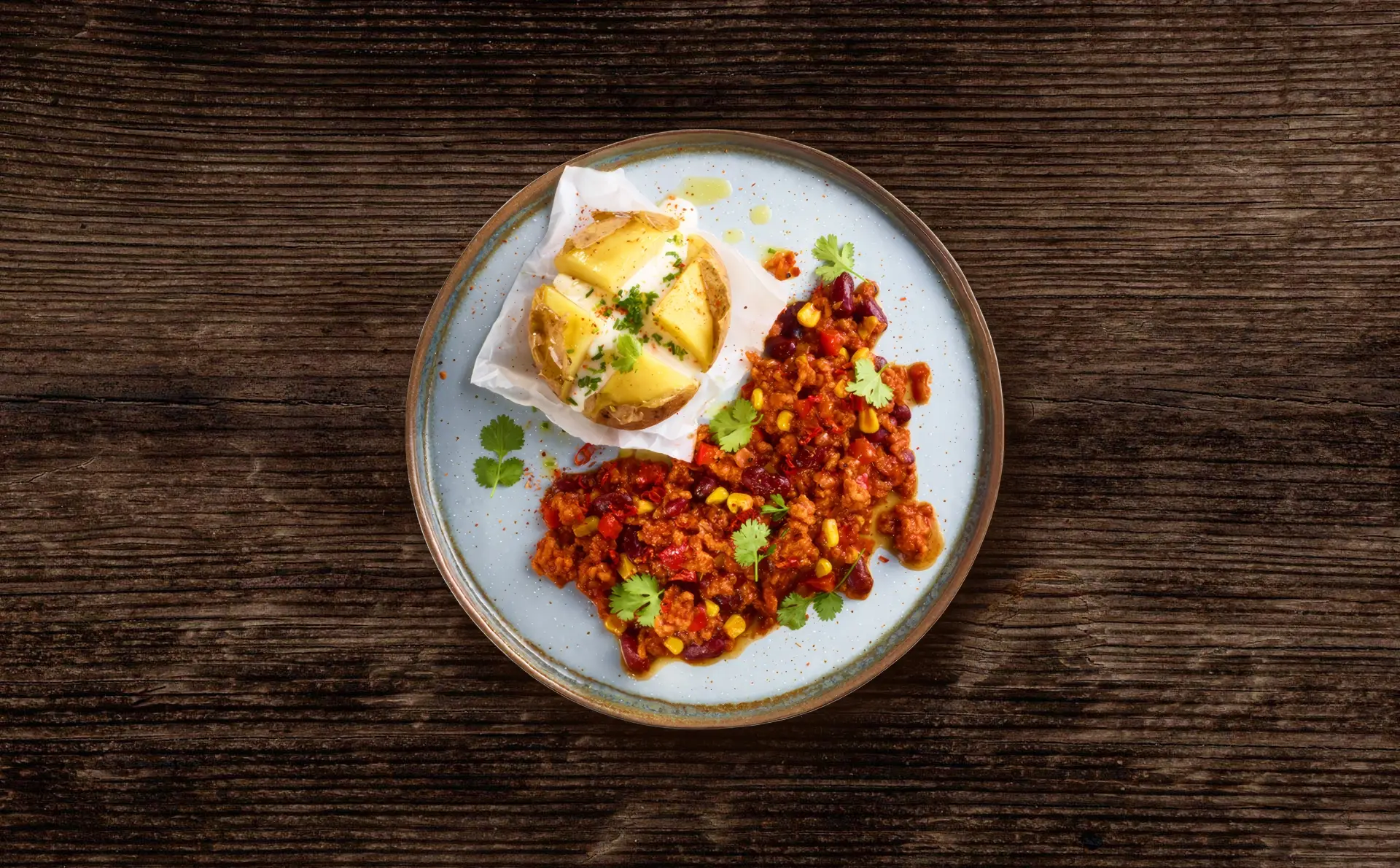 Chili sin carne THE GREEN MOUNTAIN mit Baked Potatoe und Sojaghurt-Dip